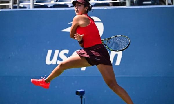 Alex Eala on tennis court