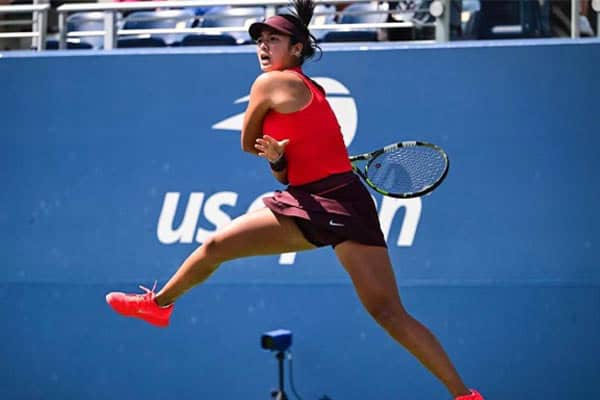 Alex Eala on tennis court
